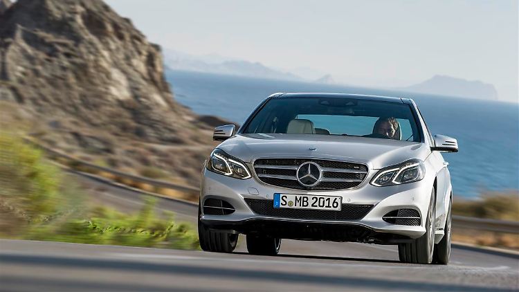 Mit dem neuen Neungangautomatikgetriebe soll der E 350 Bluetec nur noch 5,3 Liter Diesel auf 100 Kilometer verbrauchen.