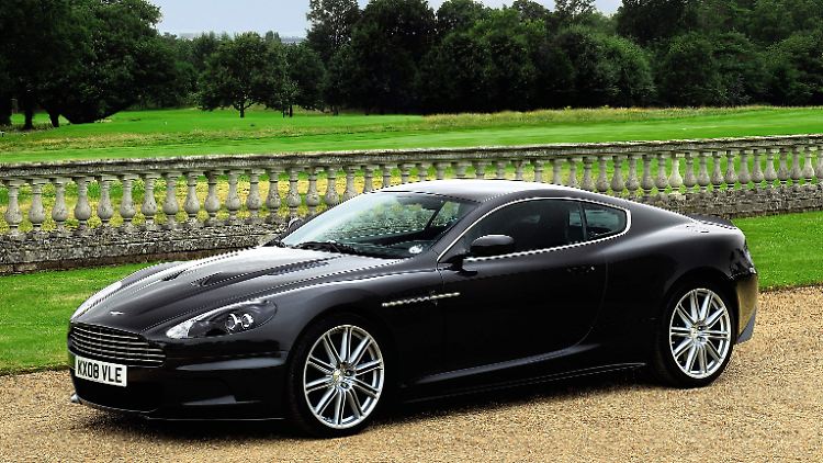 Bekannt aus Film und Fernsehen: Bonds Dienstwagen aus "Ein Quantum Trost" ist selbstverständlich ein Aston Martin. Erhältlich war dieses Exemplar zuletzt bei einer Auktion bei Christie's.