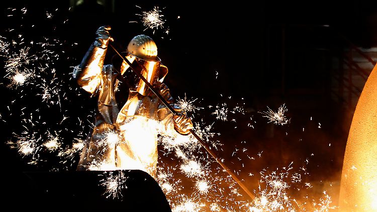Heißes Eisen bei ThyssenKrupp: Wenn der Deal tatsächlich platzt, droht dem Konzern ein Milliardendebakel.