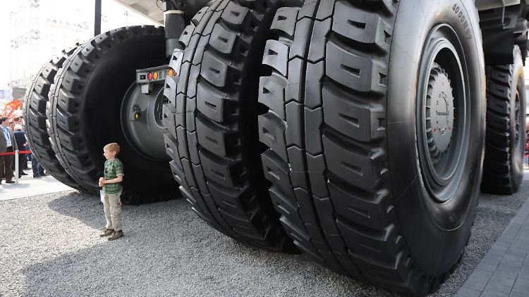Trotz aller Größe: Dieser Liebherr "Dumper" für den Tagebau fällt in der Zulassungstatistik nicht ins Gewicht.