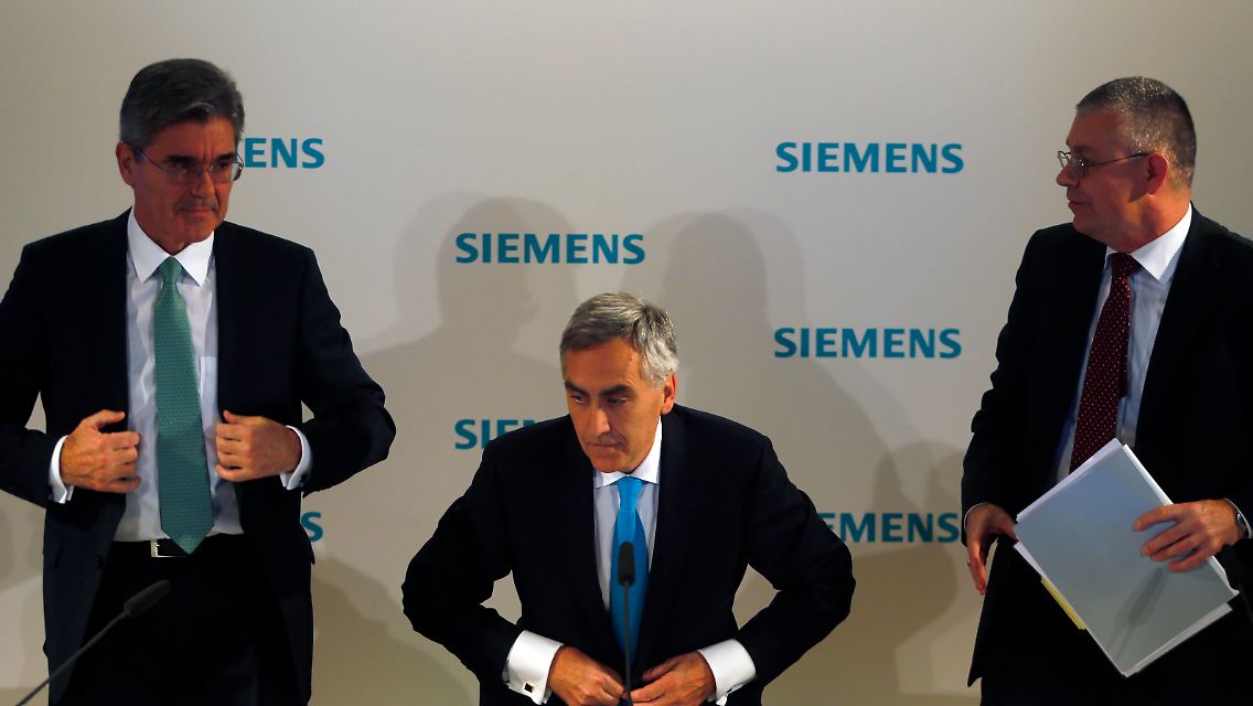 Geht er, bleibt er - Löschers (M.) Zukunft bei Siemens scheint fraglich.