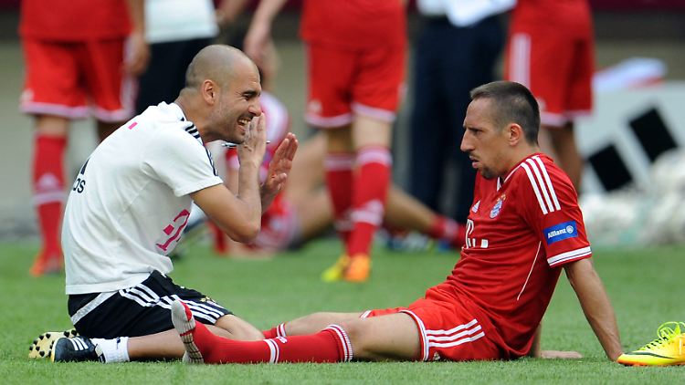 Franck Ribery soll Pep Guardiolas neuer Messi werden. Gegen den BVB fällt der Franzose erstmals aus.