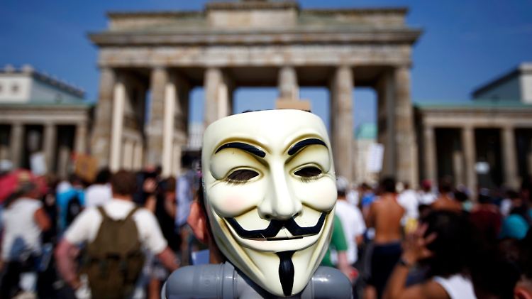 In Berlin zogen die Demonstrierenden bis vor das Brandenburger Tor.