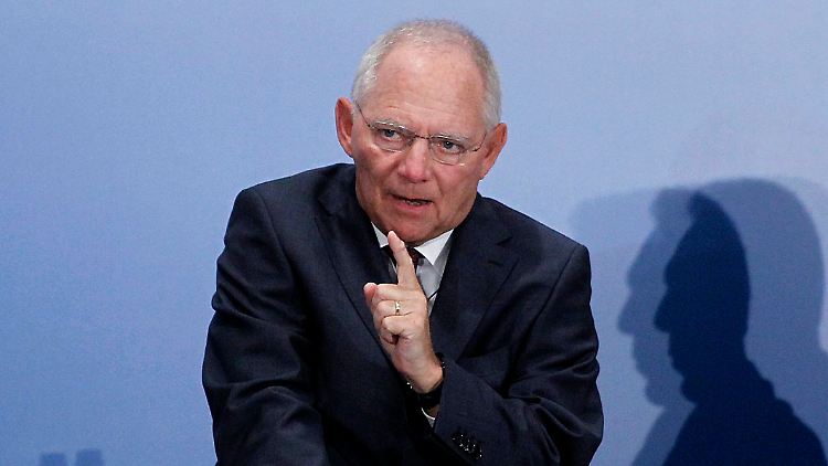 Bundesfinanzminister Schäuble, kalkulierend