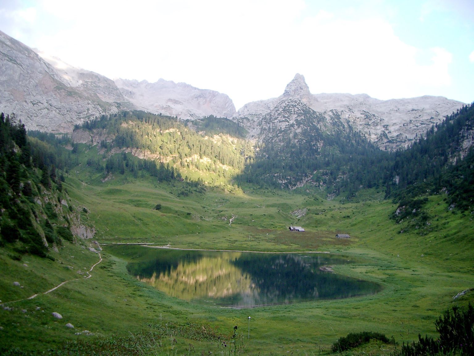 Die Region um den Funtensee im Nationalpark Berchtesgaden ist die kälteste Region Deutschlands. Der See liegt in 1638 Metern Höhe. Hier sind im Winter ...