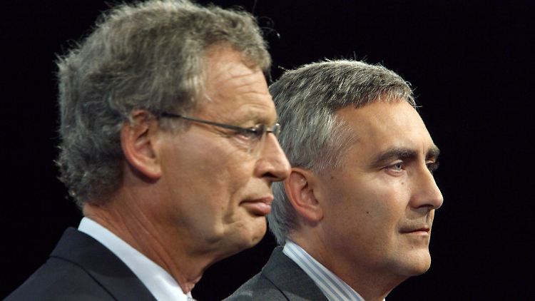 Gerhard Cromme (l) und Peter Löscher: An den Gerüchten über Rücktrittsforderungen an Cromme ist nichts dran, betont Löscher.