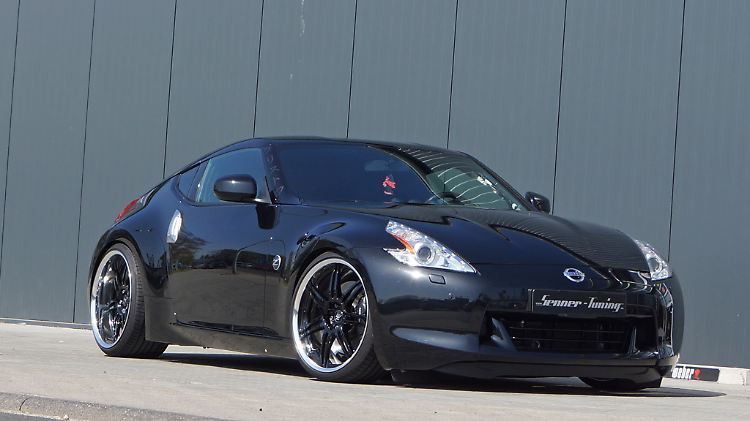 Den Namen "Black Bullet" trägt der Nissan mit 368 PS zu recht.