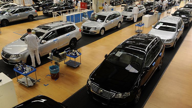 Produktion des VW Passat im niedersächsischen Emden.