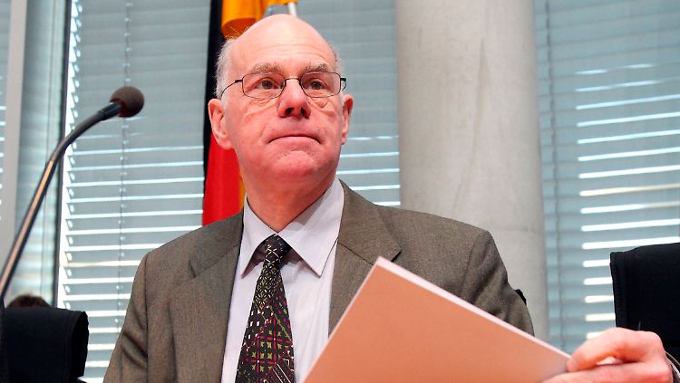 Norbert Lammert hat die Prüfung seiner Arbeit bei der Uni Bochum selbst angeregt.