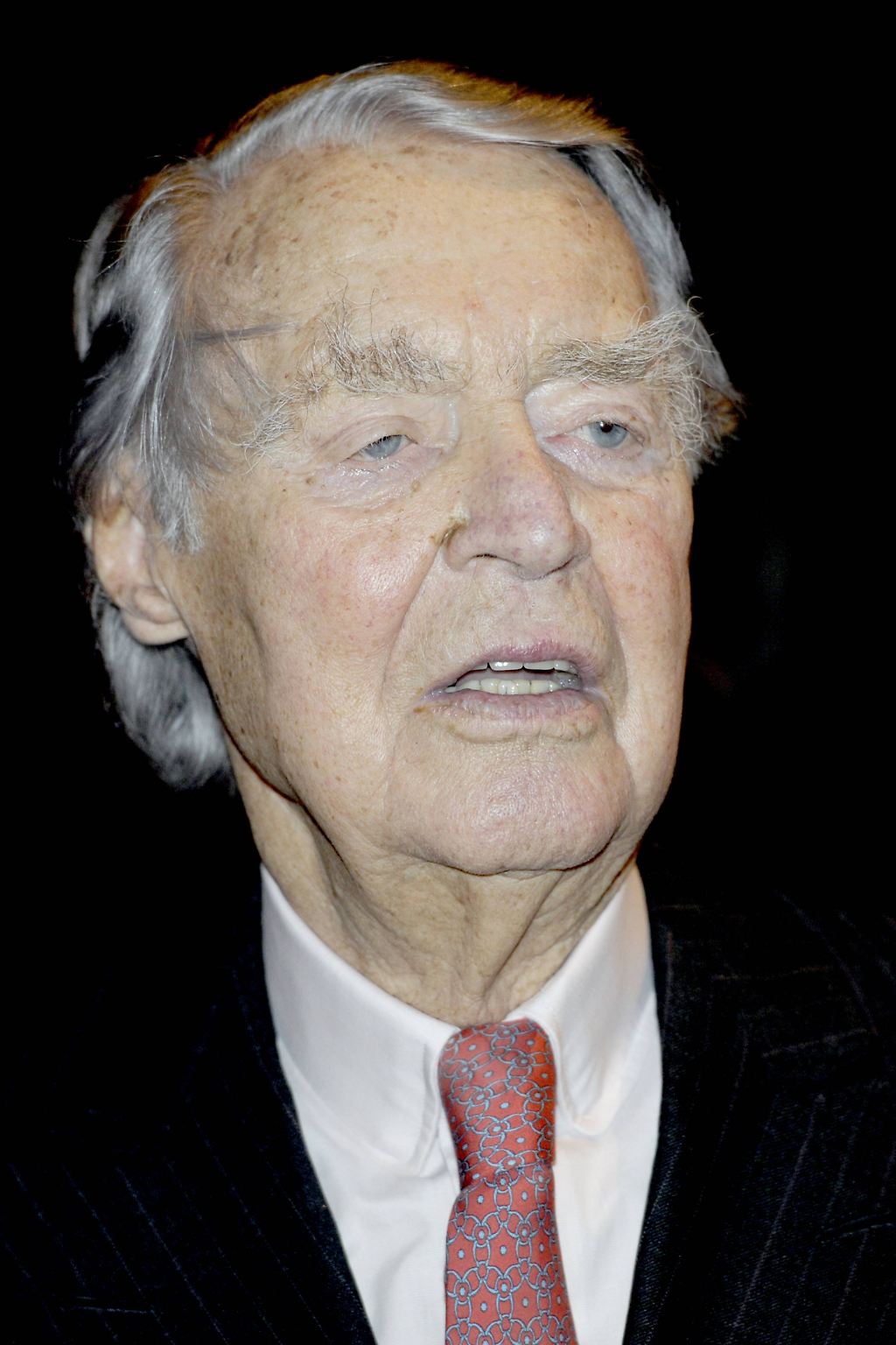 Berthold Beitz war schon zu Lebzeiten eine Legende - als mutiger Manager und wichtige Figur beim größten deutschen Stahlkonzern. Der mächtige Mann an der Spitze der Stiftung hinter dem ThyssenKrupp-Konzern ist nun mit 99 Jahren gestorben.