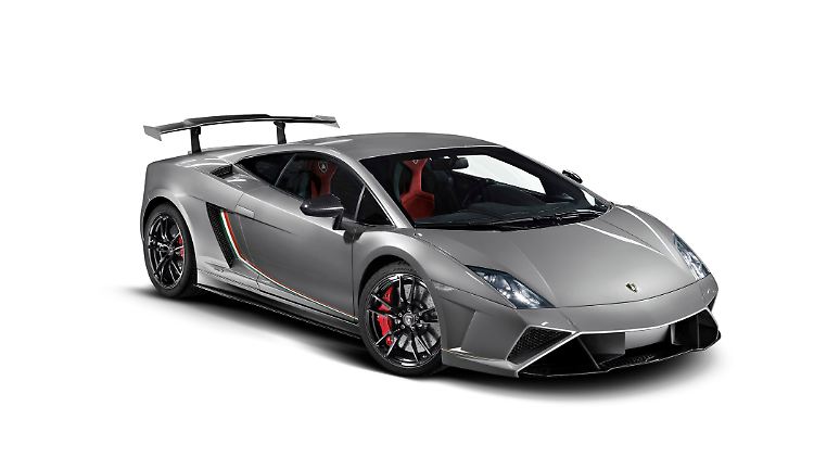 Der Lamborghini Squadra Corse kommt auf eine Spitzengeschwindigkeit von 320 km/h.