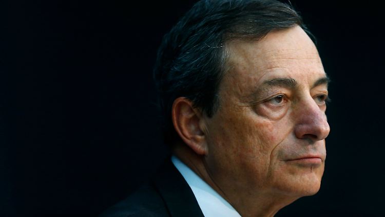 EZB-Chef Mario Draghi sieht eine Stabilisierunng der Wirtschaft - allerdings auf niedrigem Niveau.