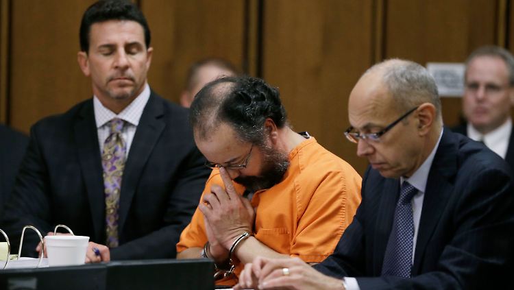 Castro gestand und entschuldigte sich bei seinen Opfern.