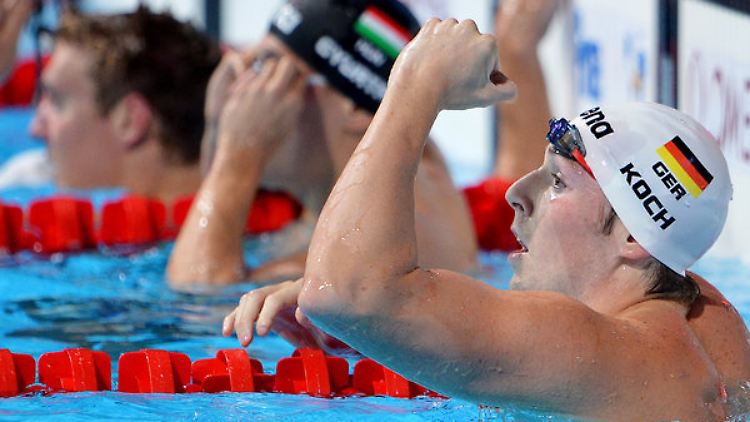 Marco Koch jubelt nach seinem zweiten Platz über 200 Meter Brust.