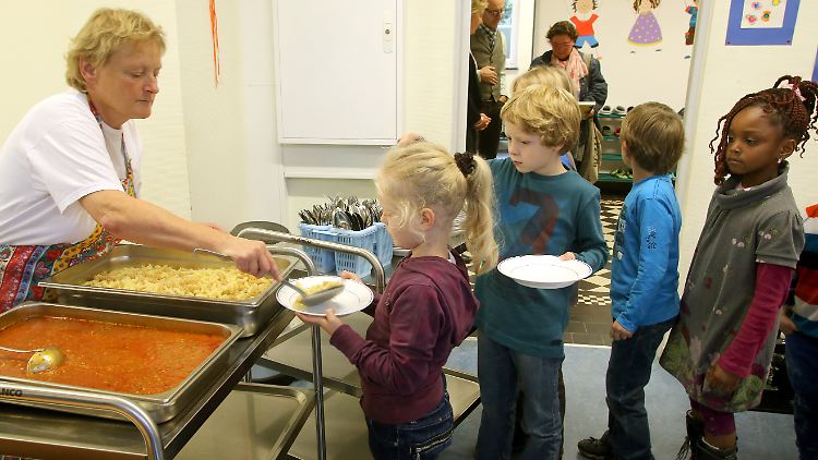 Ganztagsbetreuung bedeutet auch: Gegessen wird in der Schule.