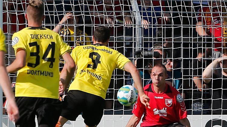 Bis zur Mitte der zweiten Halbzeit hielt Wilhelmshaven gegen Dortmund das 0:0.
