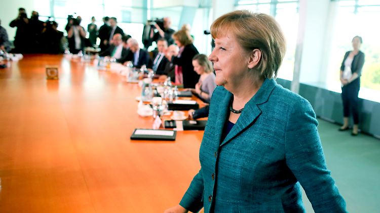 Im Falle eines Wahlsieges wird Angela Merkel im Kabinettsaal in viele bekannte Gesichter schauen.