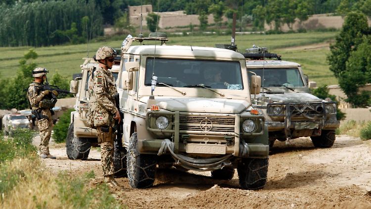 Zu nichts mehr zu gebrauchen? Geländewagen des Typs "Wolf".
