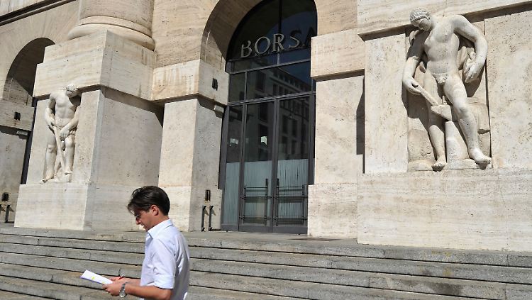Politisch auf unsicheren Beinen: Italien bleibt ein Wackelkandidat. An der Mailänder Börse rücken die Risikoaufschläge wieder ins Blickfeld.