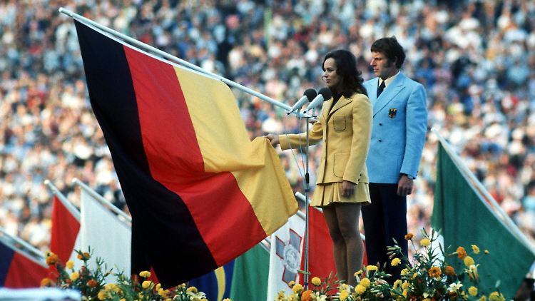 Leichtathletin Heidi Schüller spricht 1972  in München den Olympischen Eid. Heute übt sie harsche Kritik daran, dass die Studie zu Doping in der BRD so lange zurückgehalten wurde.