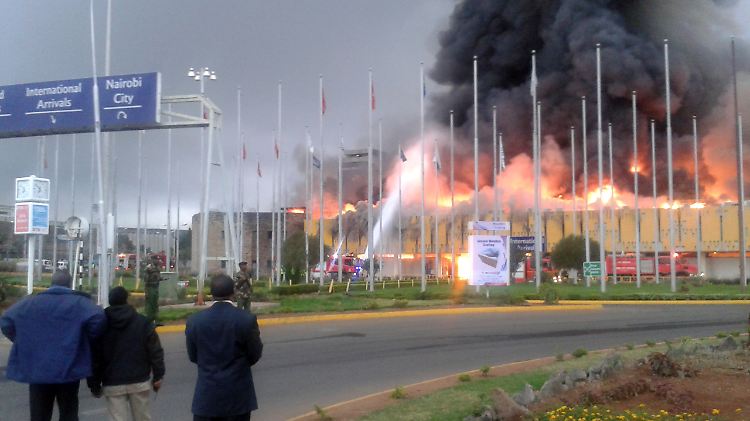 Der Rauch war weithin sichtbar und hatte den Himmel über Nairobi verdunkelt.
