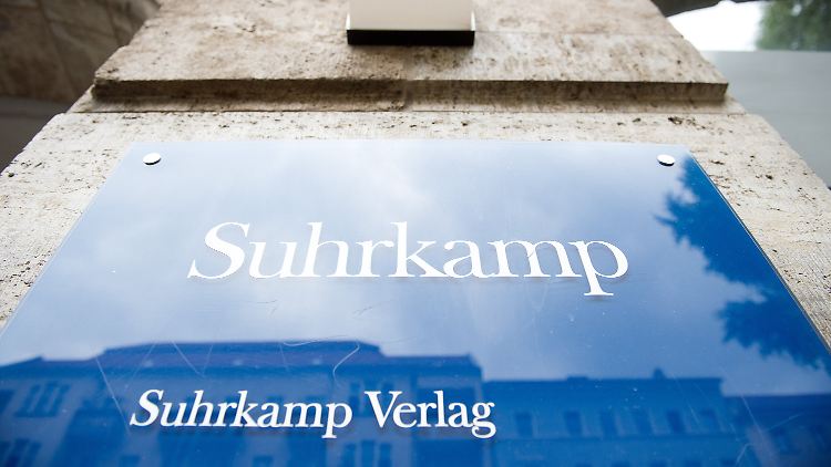 Das Traditionsunternehmen Suhrkamp kämpft ums Überleben.