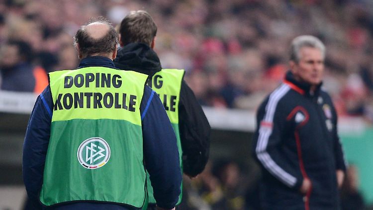 Der Fußball gönnt sich bislang recht spärliche Dopingkontrollen.