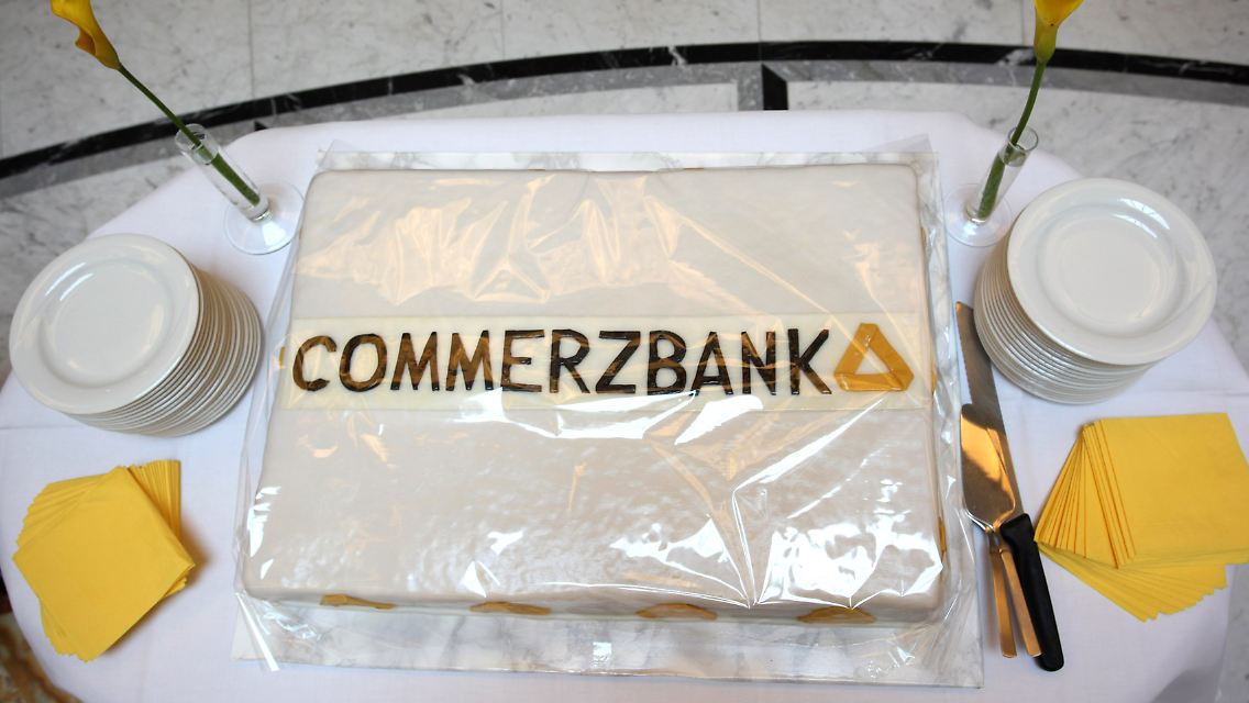 2013-08-08T082400Z_1153835068_BM2E66F11R901_RTRMADP_3_COMMERZBANK-BOARD-CUT.JPG5209281185127530497.jpg