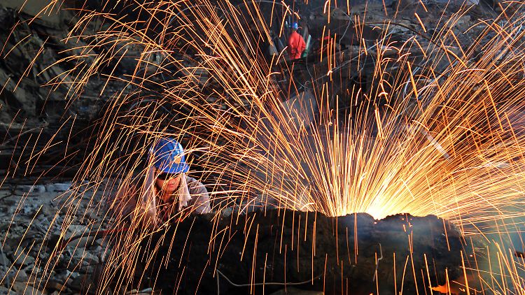 Chinas Industrie wächst - zumindest amtlichen Zahlen zufolge.