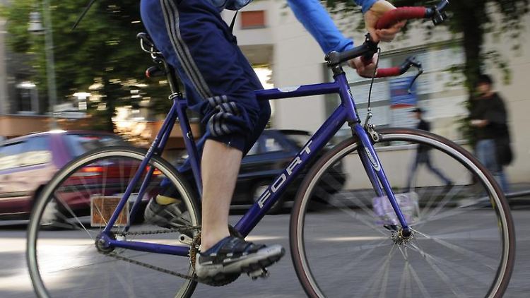 Fixies sind im Trend - doch ein Ritt auf den flotten Rädern ohne Bremsen kann teuer werden.