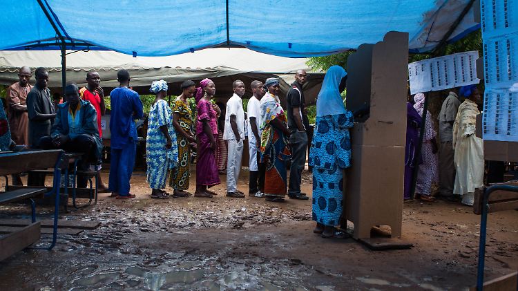 Nicht nur in der Hauptstadt Bamako warteten die Menschen geduldig bis zur Stimmabgabe.
