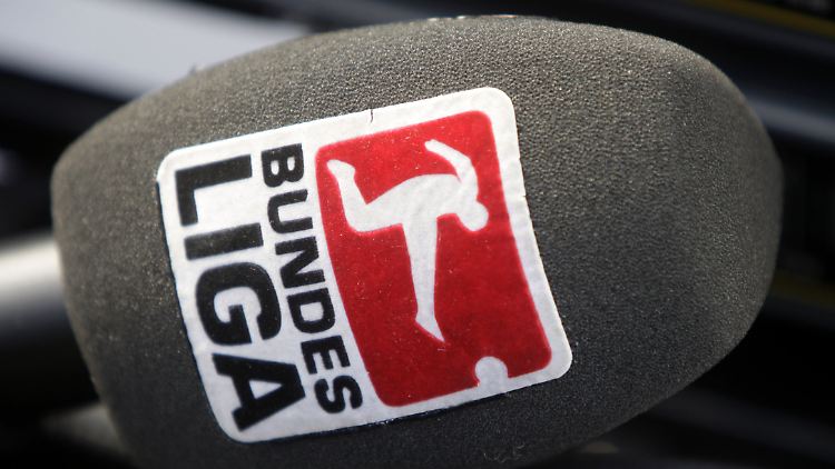 Die Ankündigung der DFL, die Spieltage der Bundesliga noch weiter zu zerstückeln, sorgt für Aufregung.