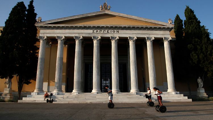 Mutterland der Demokratie - und Quelle anhaltender Unsicherheit: Alltagsszene im sommerlichen Athen.