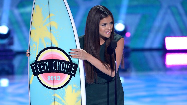 Selena Gomez durfte mehrere der begehrten Surfbretter mit nach Hause nehmen. 