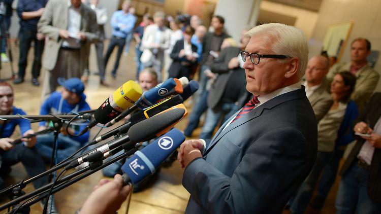 Frank-Walter Steinmeier wird nur von der versammelten Hauptstadtpresse angehört.