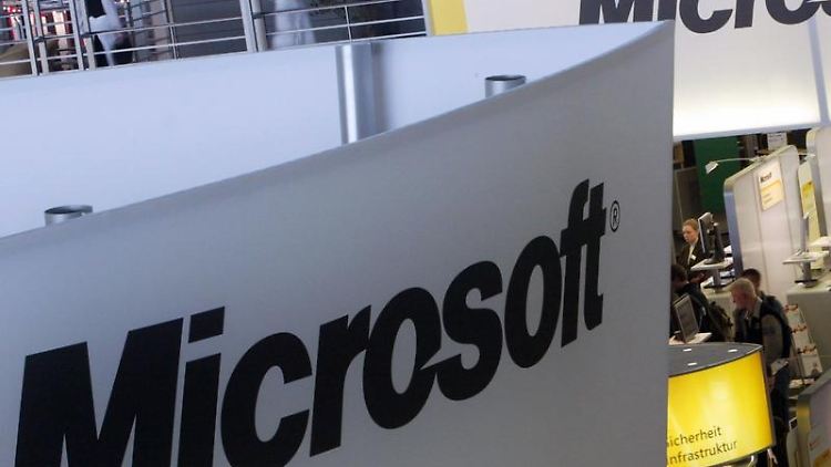 Microsoft erhofft sich durch das neue Handy-Betriebssystem Windows Phone 7 neuen Schub. Marktforscher sind skeptisch.