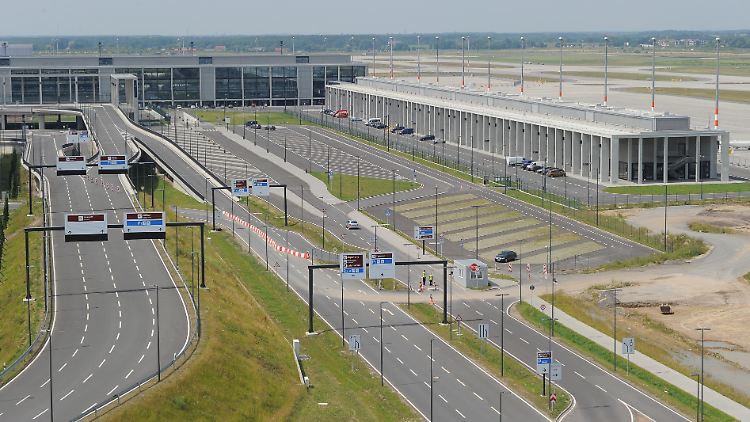 Nachdem die Frachtabfertigung am BER schon begonnen hat, soll am Nordpier nun auch der Passagierverkehr gestartet werden.