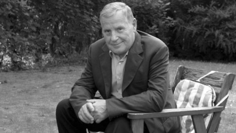 Lothar Bisky bei einer Kulturveranstaltung in Hohen Neuendorf.