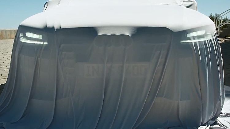 Noch ist der A8 unter der Haube. Erst zur Weltpremiere am 21. August soll der Vorhang gelüftet werden.