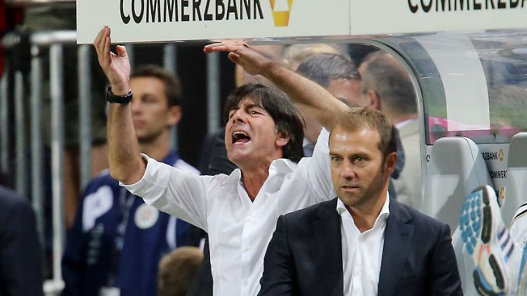 Joachim Löw, klagend.