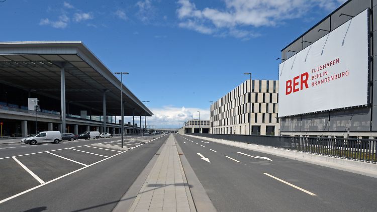 Wann der Flughafen den regulären Betrieb aufnimmt, ist ungewiss.