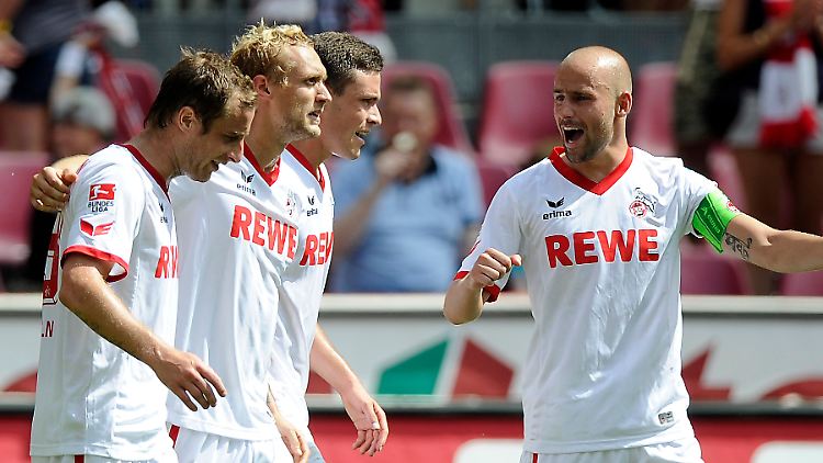 Doppeltorschütze Marcel Risse (2. v. l.) sicherte den Sieg seines FC gegen Sandhausen.