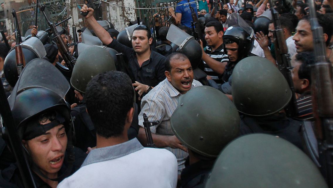 2013-08-17T191033Z_99101299_GM1E98I08O101_RTRMADP_3_EGYPT-PROTESTS.JPG988536481589678023.jpg