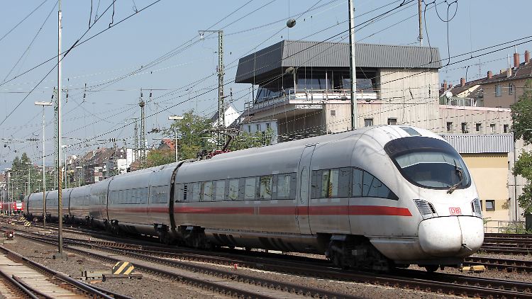 Im Auge des Sturms: Das Stellwerk am Mainzer Hauptbahnhof.