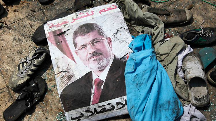 Die Ermittlungen sorgen dafür, dass Mursi weiter festgehalten werden kann.