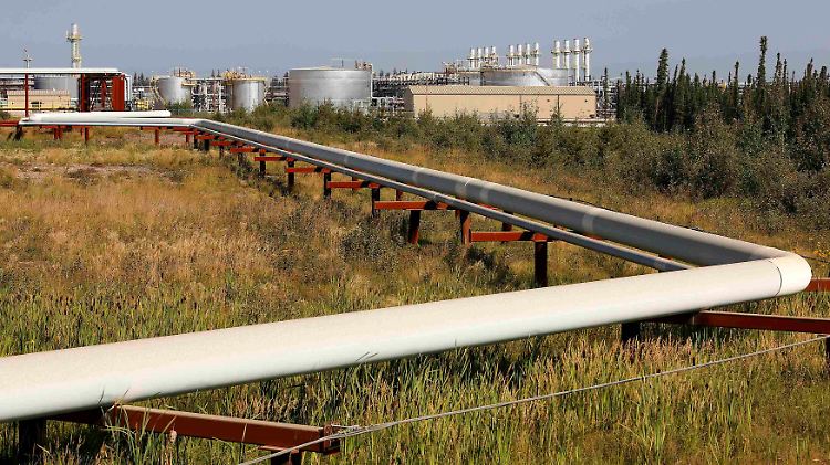 Schweröl auf dem Weg zur Weiterverarbeitung: Diese Rohölpipeline verläuft bei Fort McMurray in der zentralkanadischen Provinz Alberta.