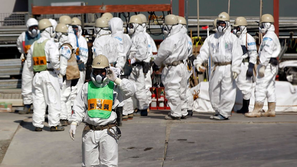 2013-08-14T210110Z_1688006275_GM1E98F06B301_RTRMADP_3_JAPAN-DECONTAMINATION.JPG8308502248783754909.jpg