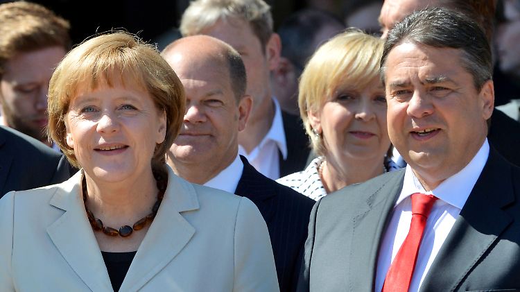 Kanzlerin Merkel und SPD-Chef Gabriel am 23. Mai beim Festakt zum 150. Geburtstag der SPD in Leipzig.