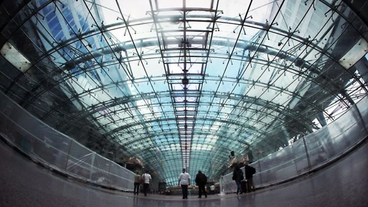 Der Geschäfts- und Bürokomplex "The Squaire" am Frankfurter Hauptbahnhof zwang die IVG zu Abschreibungen.