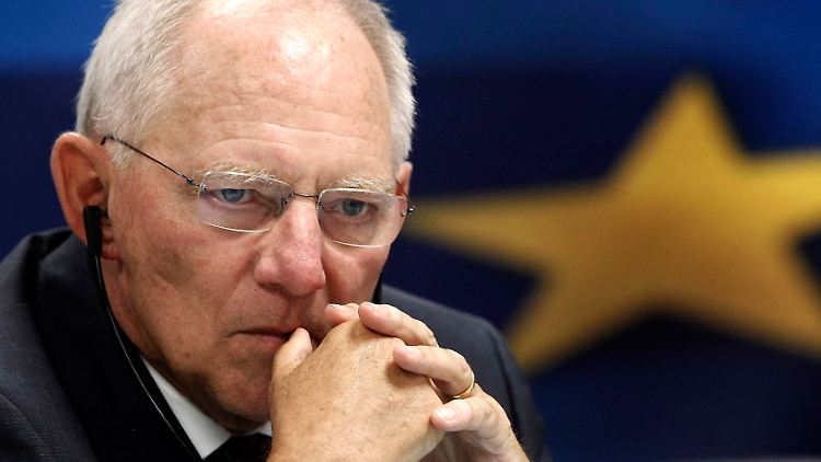 2013-08-20T124016Z_2034298997_BM2E98K14IJ01_RTRMADP_3_EUROZONE-GREECE-SCHAUBLE.JPG319599828539266558.jpg